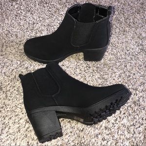 Black Chunky Cleated Heel Chelsea Boots